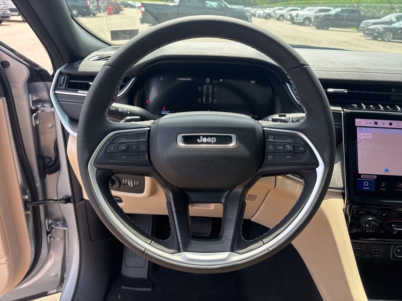2025 Jeep Grand Cherokee Limited photo 23