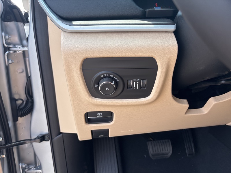 2025 Jeep Grand Cherokee Limited photo 24