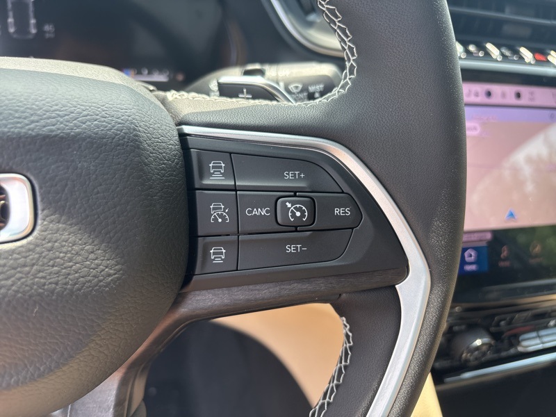 2025 Jeep Grand Cherokee Limited photo 28