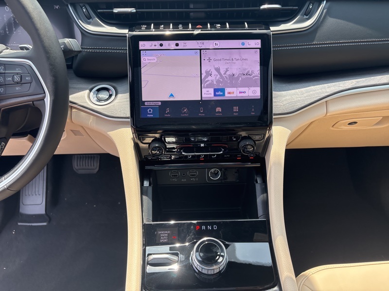 2025 Jeep Grand Cherokee Limited photo 30