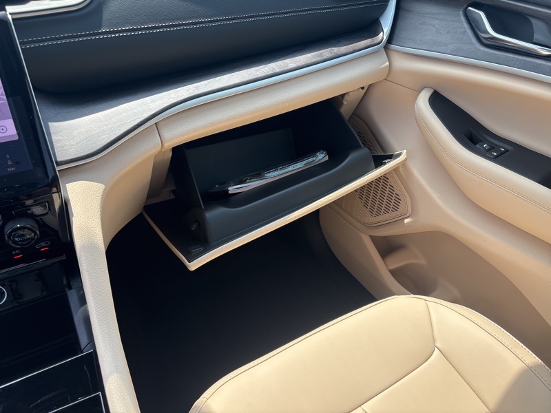 2025 Jeep Grand Cherokee Limited photo 33