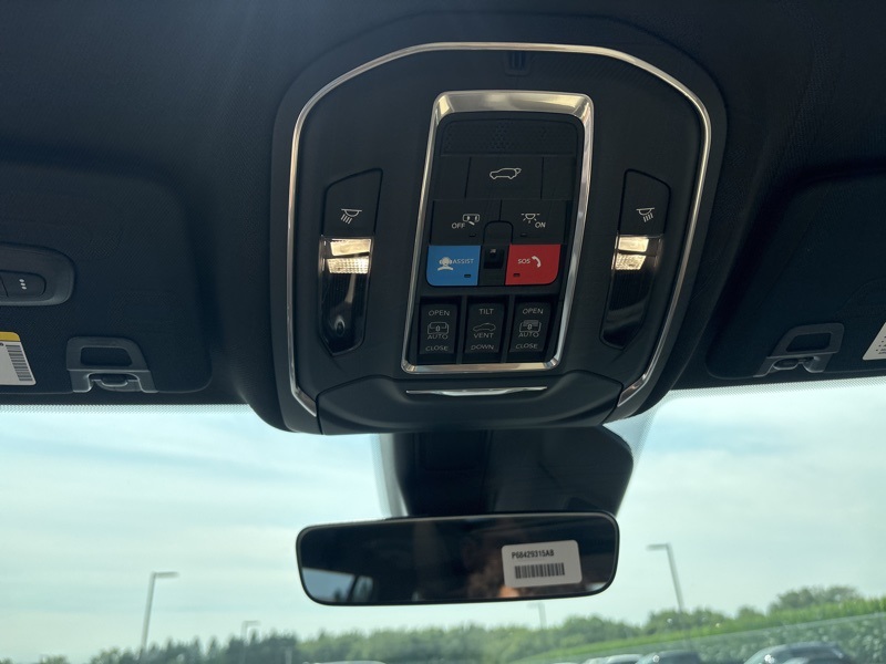 2025 Jeep Grand Cherokee Limited photo 34