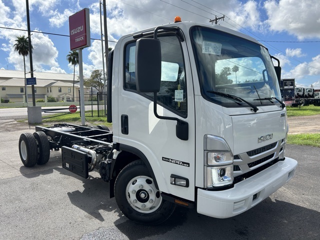2024 Isuzu NPR HD's photo