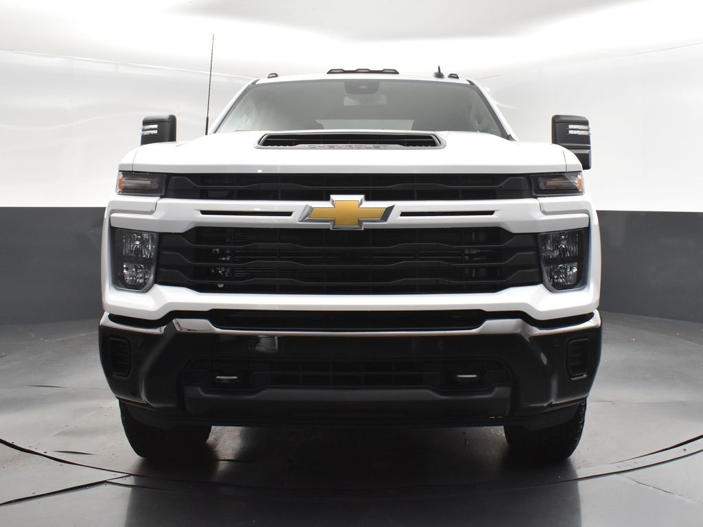 2025 Chevrolet Silverado 2500HD Custom photo 10