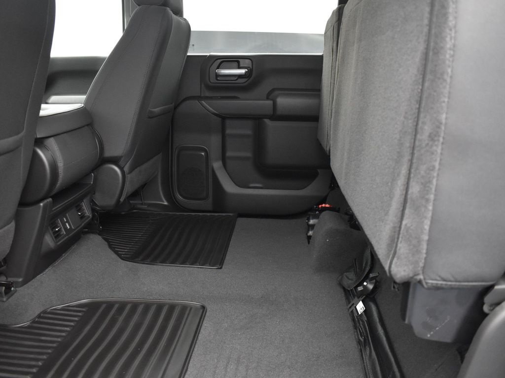 2025 Chevrolet Silverado 2500HD Custom photo 17