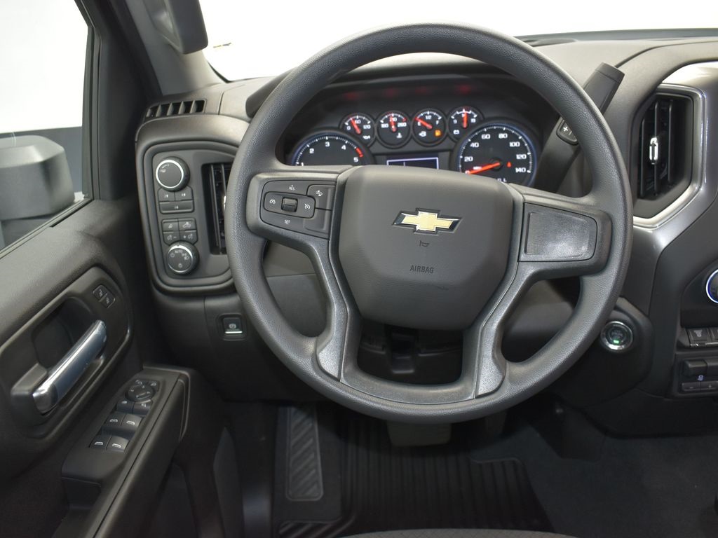 2025 Chevrolet Silverado 2500HD Custom photo 28