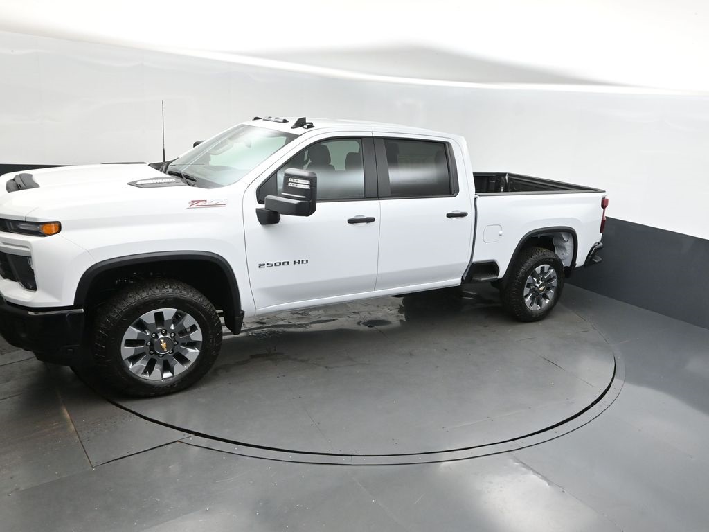 2025 Chevrolet Silverado 2500HD Custom photo 30