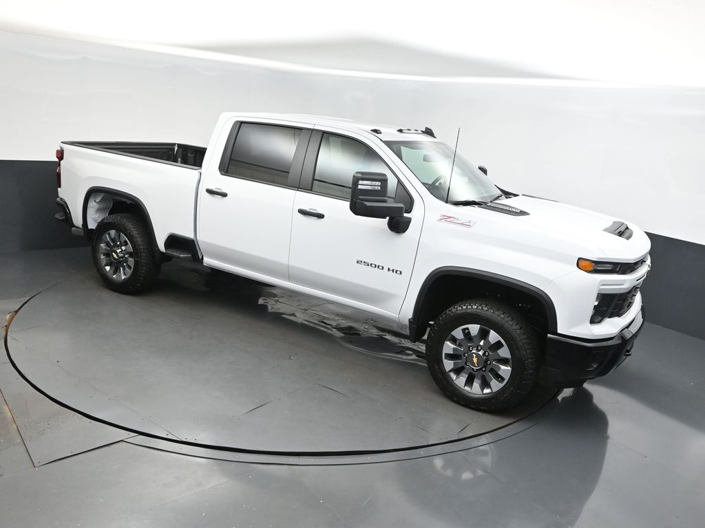 2025 Chevrolet Silverado 2500HD Custom photo 35