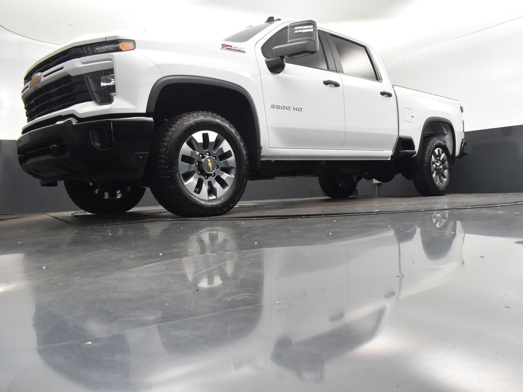 2025 Chevrolet Silverado 2500HD Custom photo 37