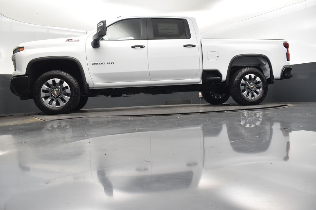 2025 Chevrolet Silverado 2500HD Custom photo 38