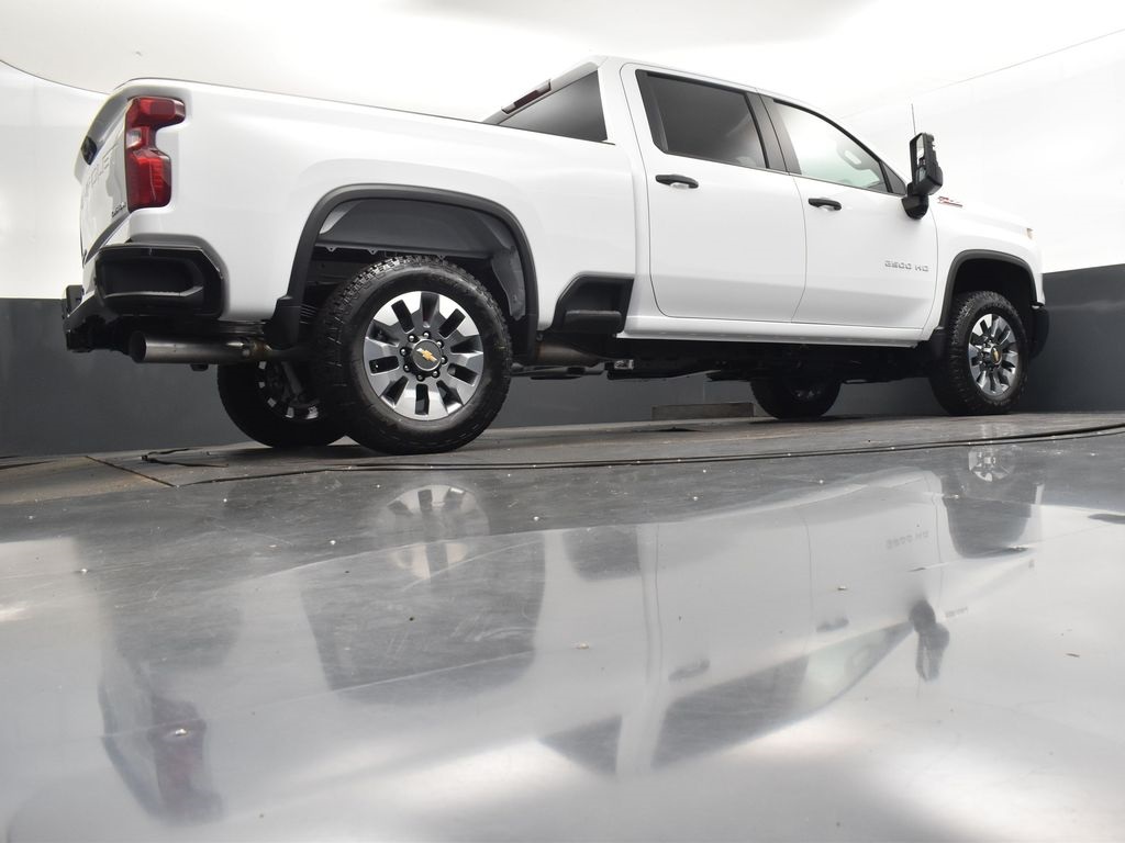 2025 Chevrolet Silverado 2500HD Custom photo 41