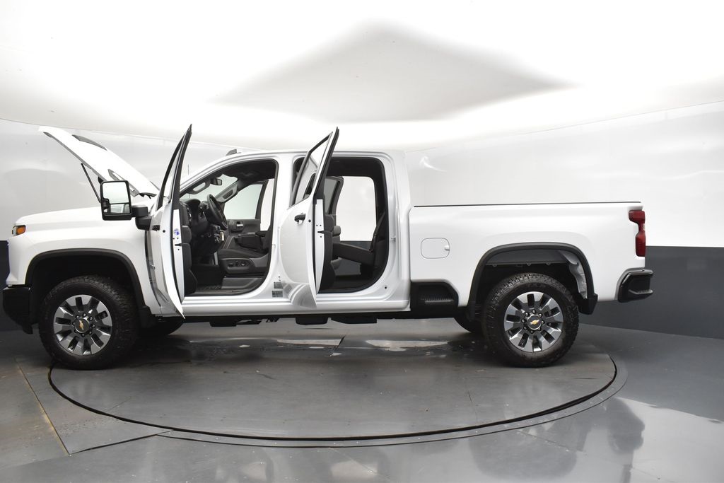 2025 Chevrolet Silverado 2500HD Custom photo 45