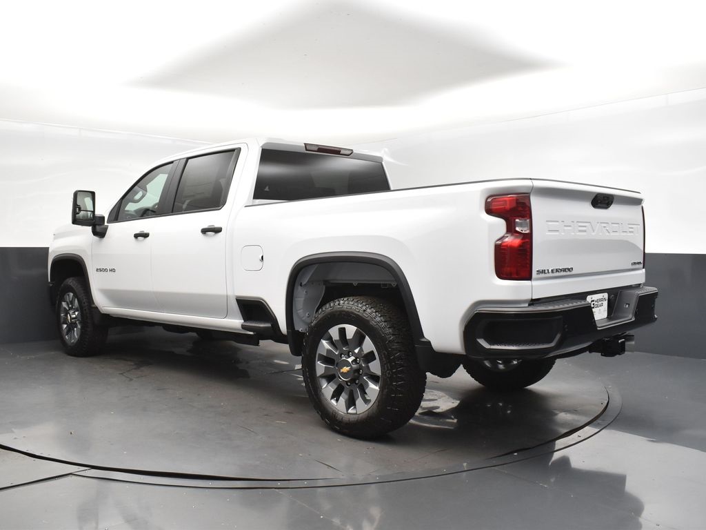 2025 Chevrolet Silverado 2500HD Custom photo 5