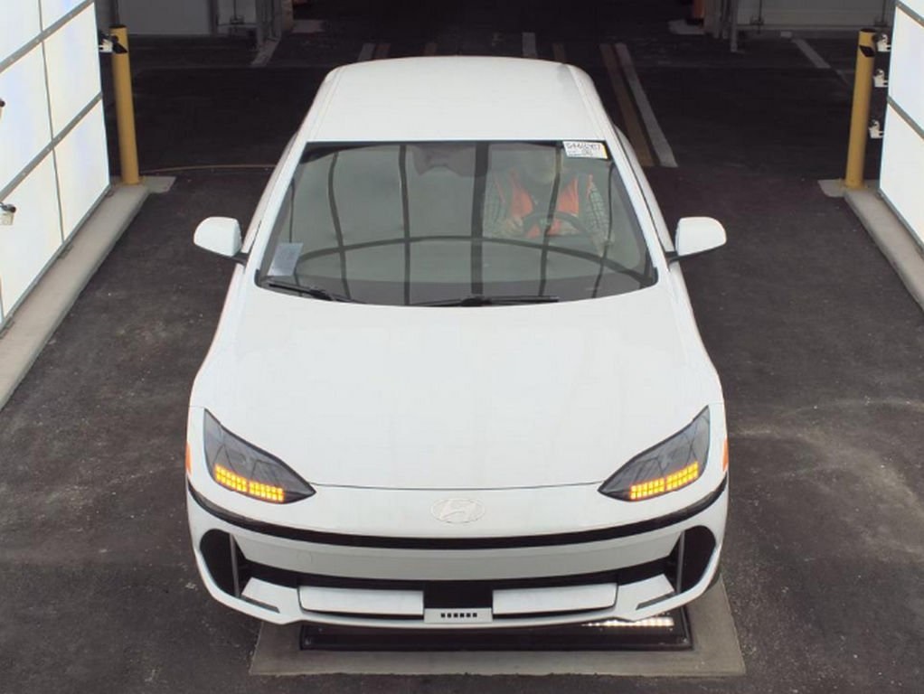 Used 2023 Hyundai IONIQ 6 SE with VIN KMHM24AB2PA044195 for sale in Cleveland, OH