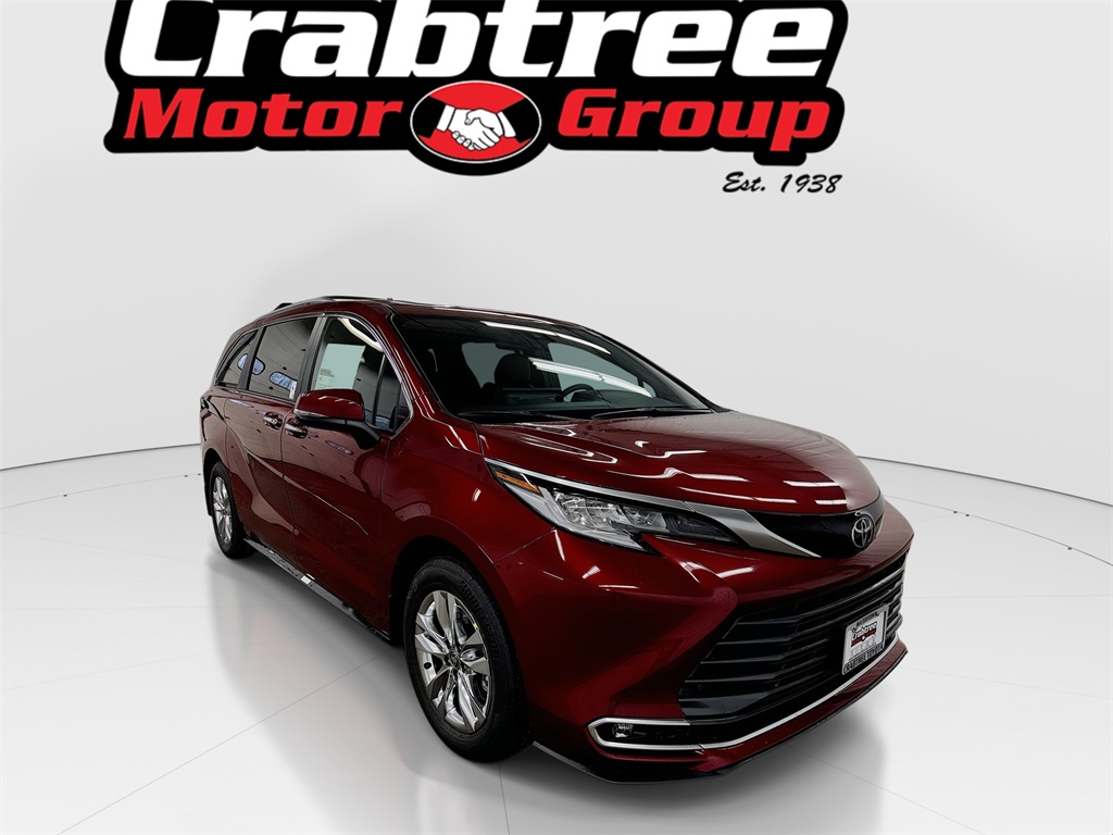 2026 Toyota Sienna Limited's photo