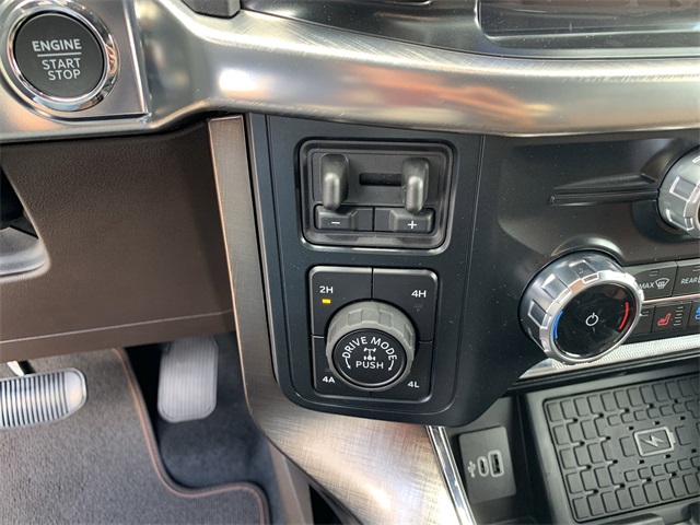 2025 Agate Black Metallic Ford F-150 King Ranch 4X4 Truck