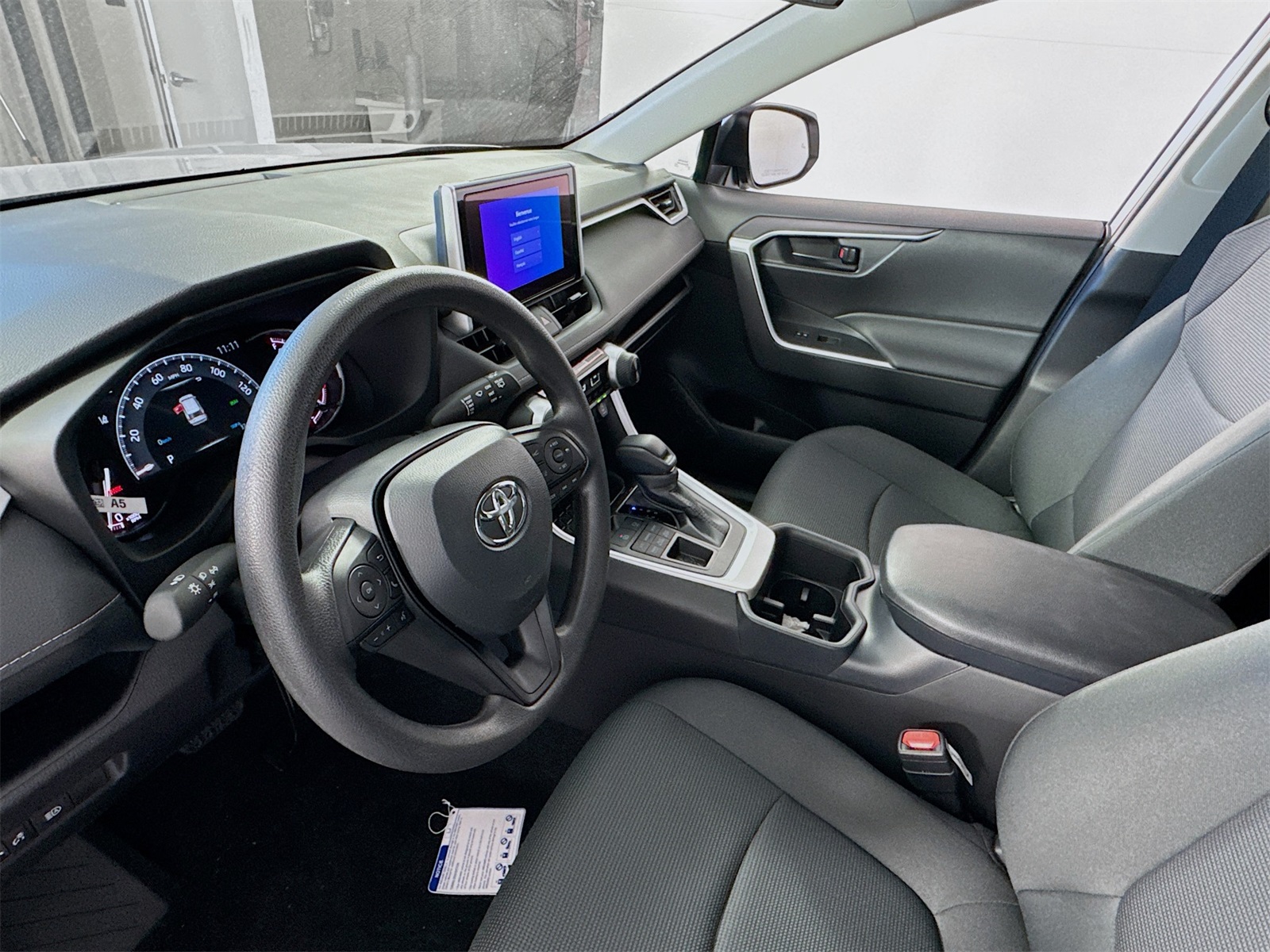 2025 Toyota RAV4 LE photo 5