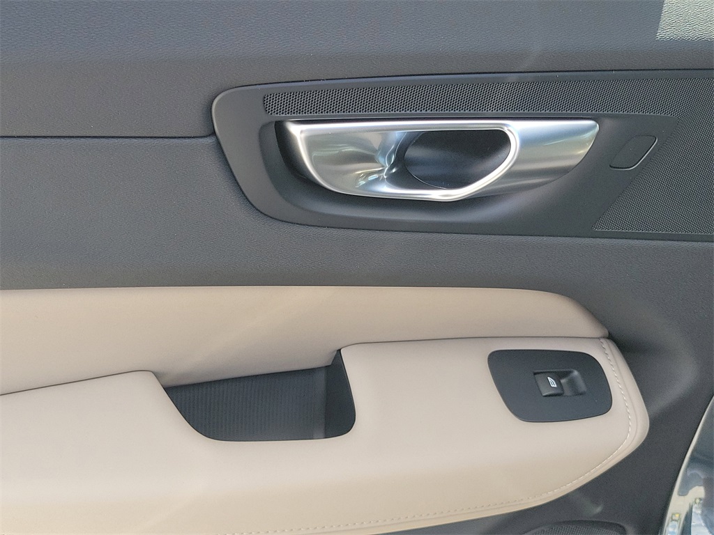 new 2026 Volvo XC60 car, priced at $56,015