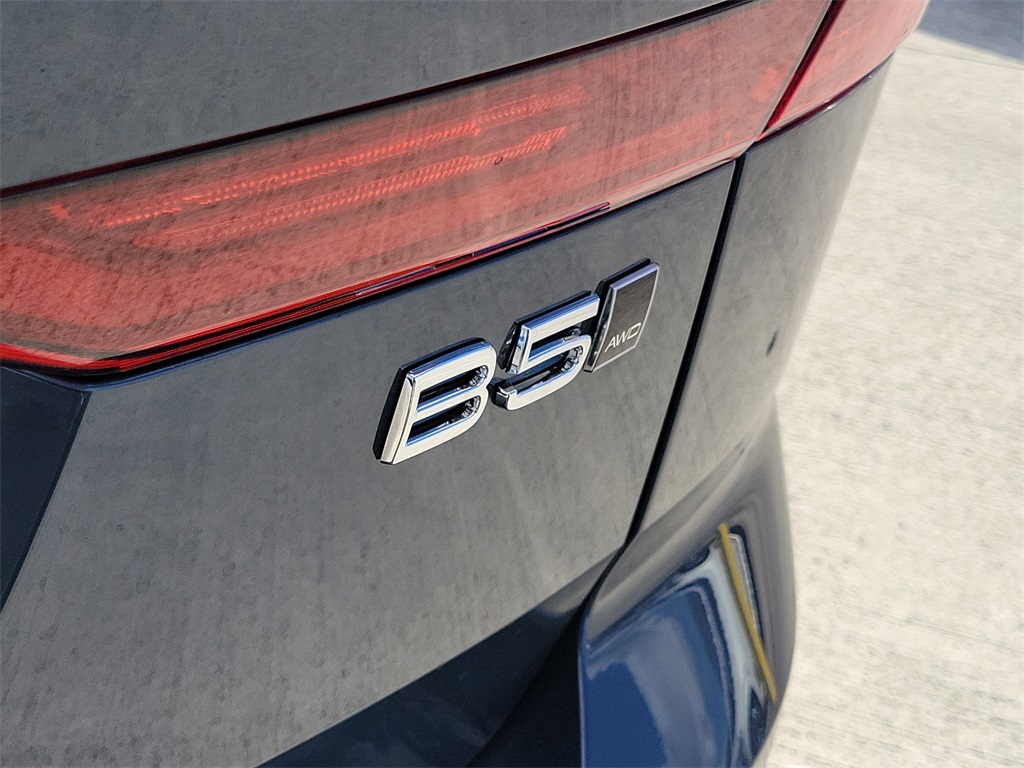 new 2026 Volvo XC60 car, priced at $56,015