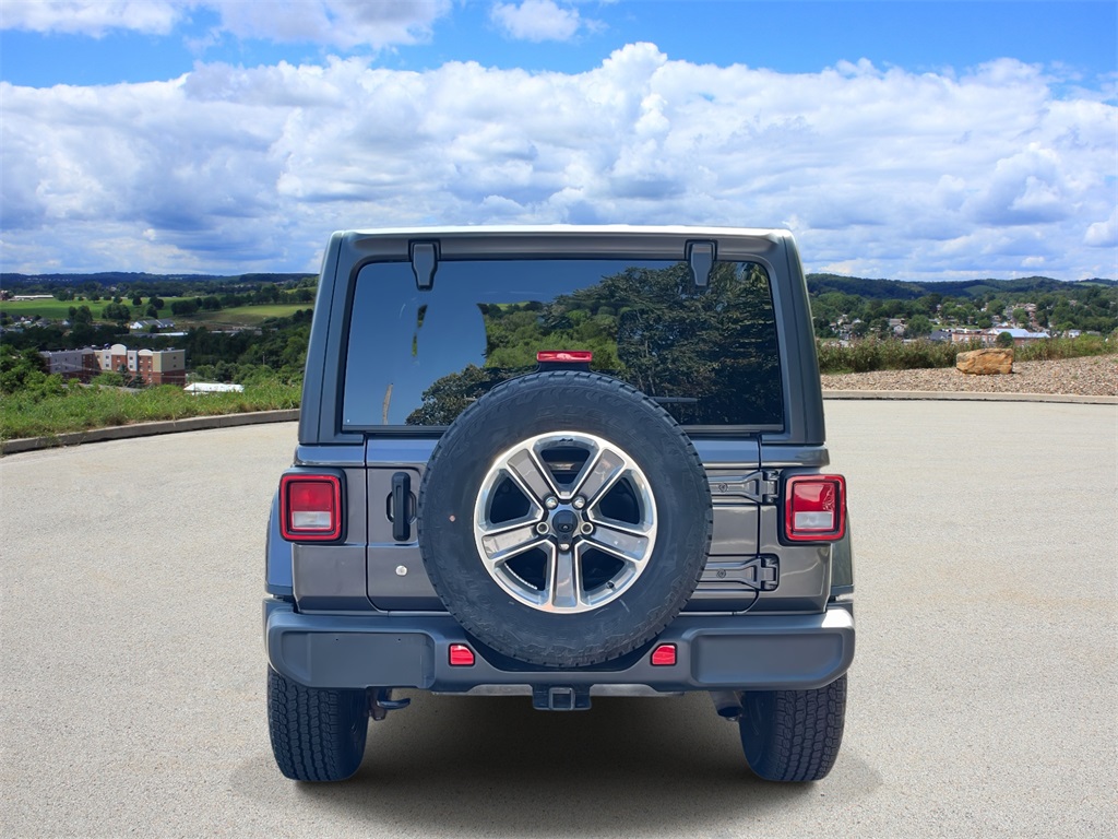 2020 Jeep Wrangler Unlimited Sahara photo 4