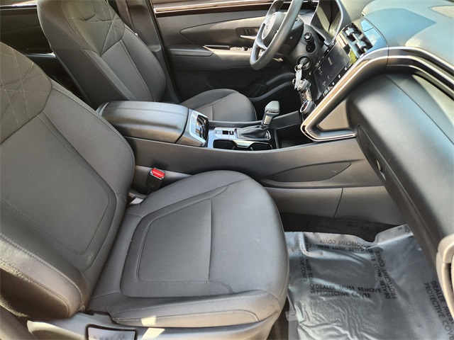 2024 Shimmering Silver Hyundai Tucson SE AWD SUV