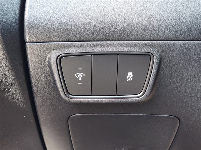 2024 Shimmering Silver Hyundai Tucson SE AWD SUV