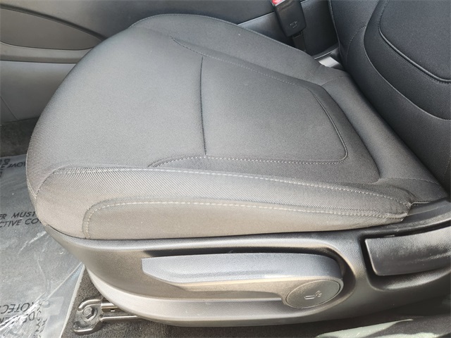 2024 Shimmering Silver Hyundai Tucson SE AWD SUV
