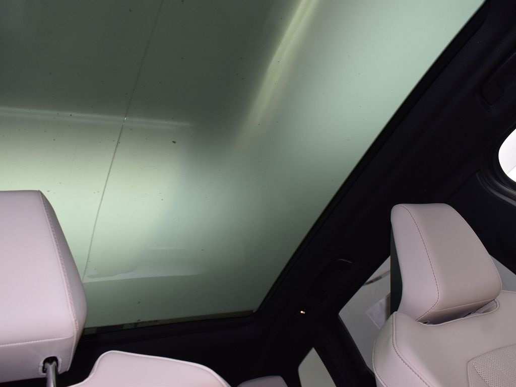 2025 Mineral White Metallic BMW X3 30 xDrive AWD SUV