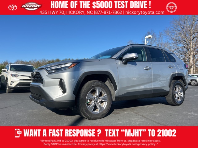 2024 Toyota RAV4 XLE's photo