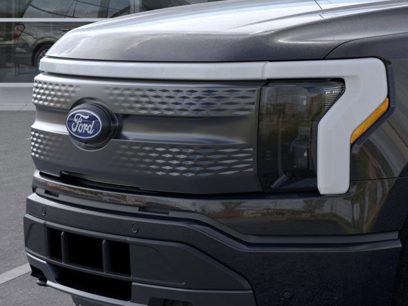 2025 Ford F-150 Lightning photo 14