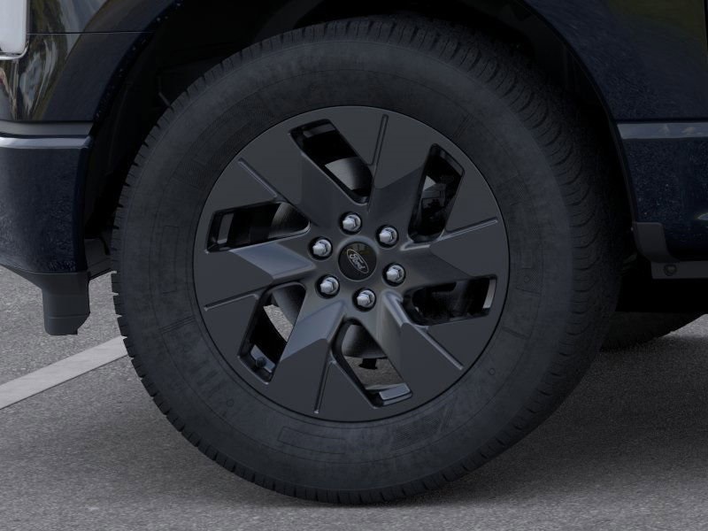 2025 Ford F-150 Lightning photo 16