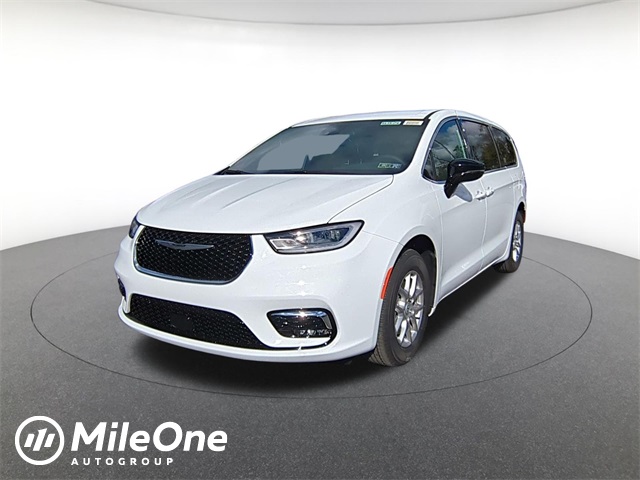 new 2026 Chrysler Pacifica car, priced at $44,493