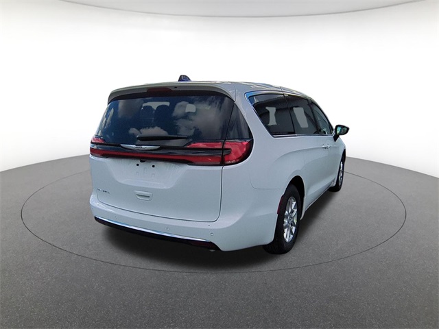 new 2026 Chrysler Pacifica car, priced at $44,493