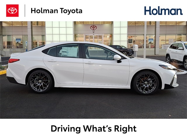 2026 Toyota Camry SE's photo