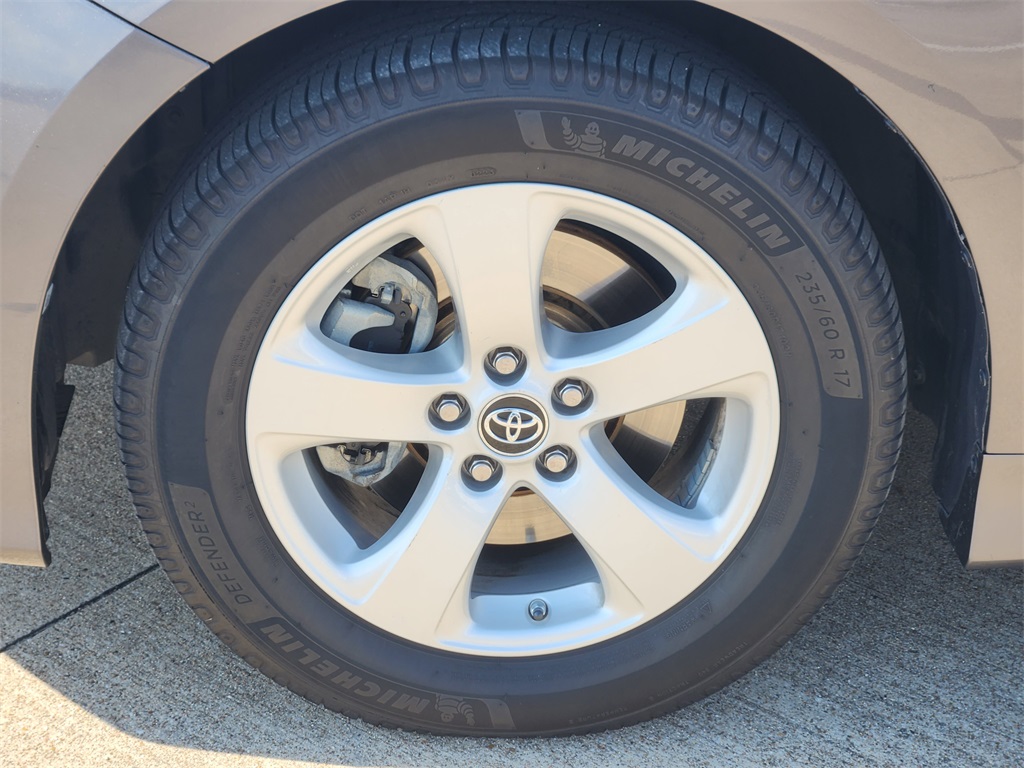 2019 Toyota Sienna LE photo 9