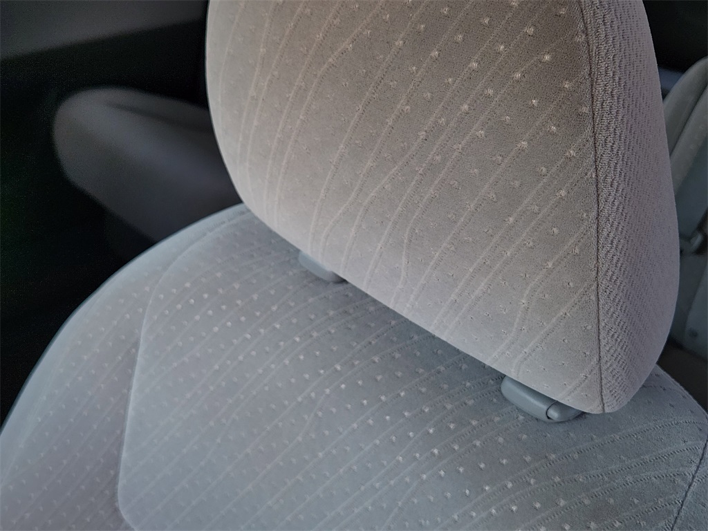 2019 Toyota Sienna LE photo 19