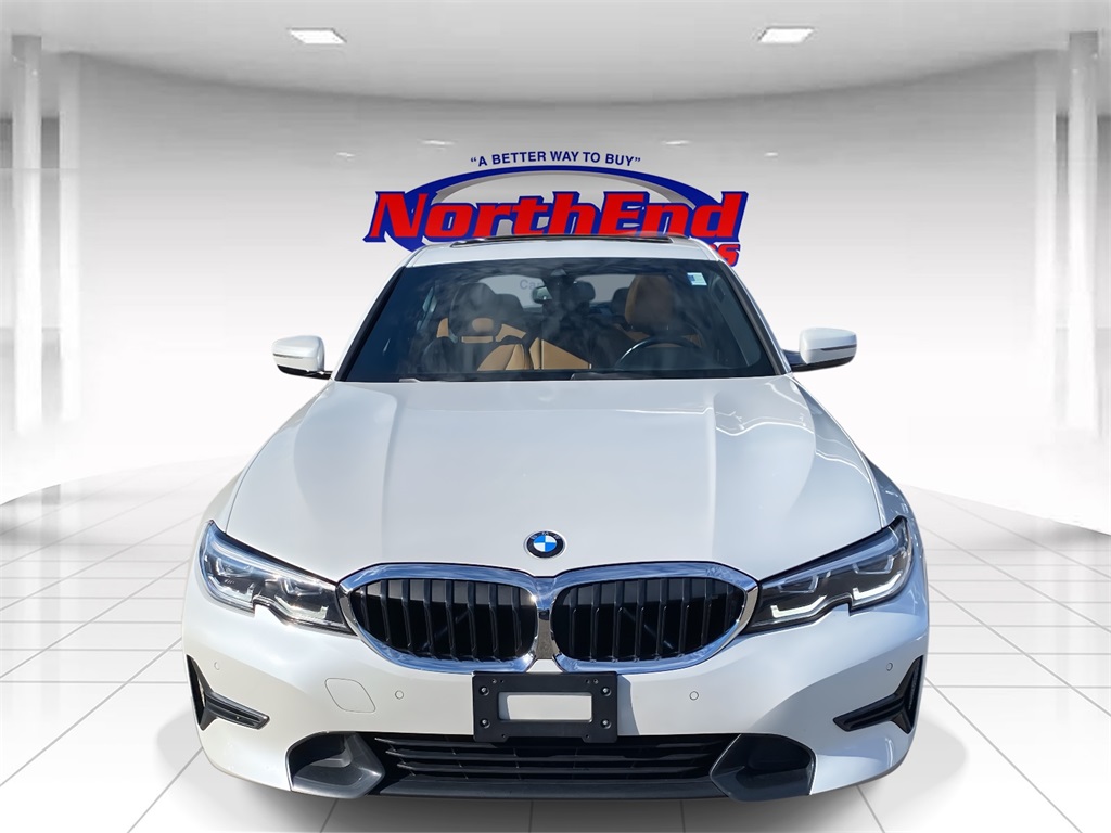2022 Mineral White Metallic BMW 3 Series 330i xDrive AWD Sedan