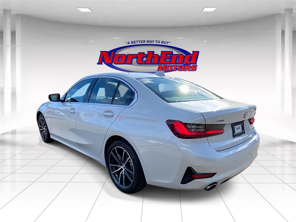 2022 Mineral White Metallic BMW 3 Series 330i xDrive AWD Sedan