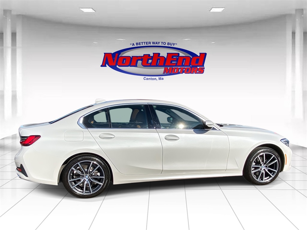 2022 Mineral White Metallic BMW 3 Series 330i xDrive AWD Sedan