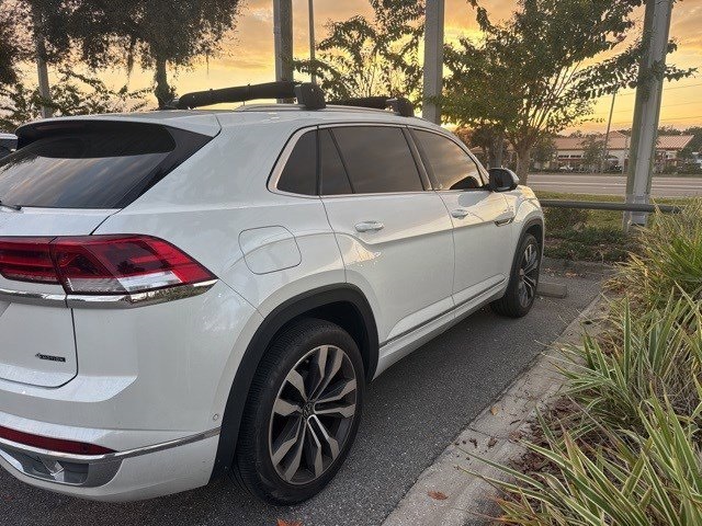 2023 Volkswagen Atlas Cross Sport SEL Premium R-Line's photo