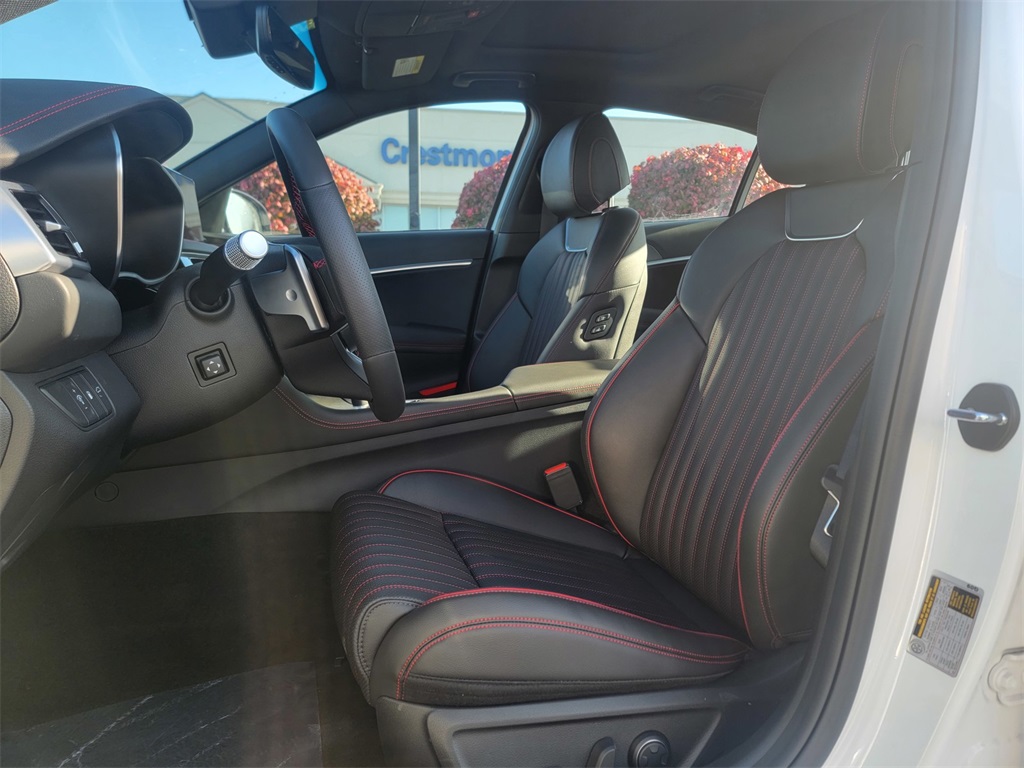 new 2025 Genesis G70 car, priced at $43,986