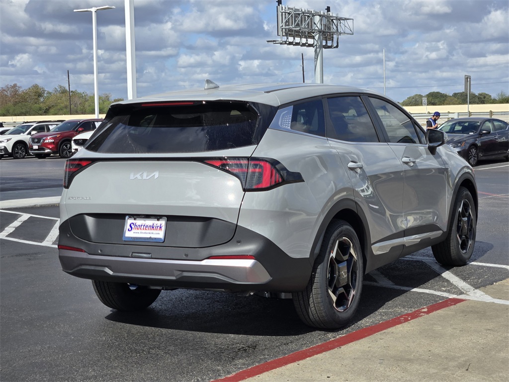 2026 Kia Sportage EX photo 2