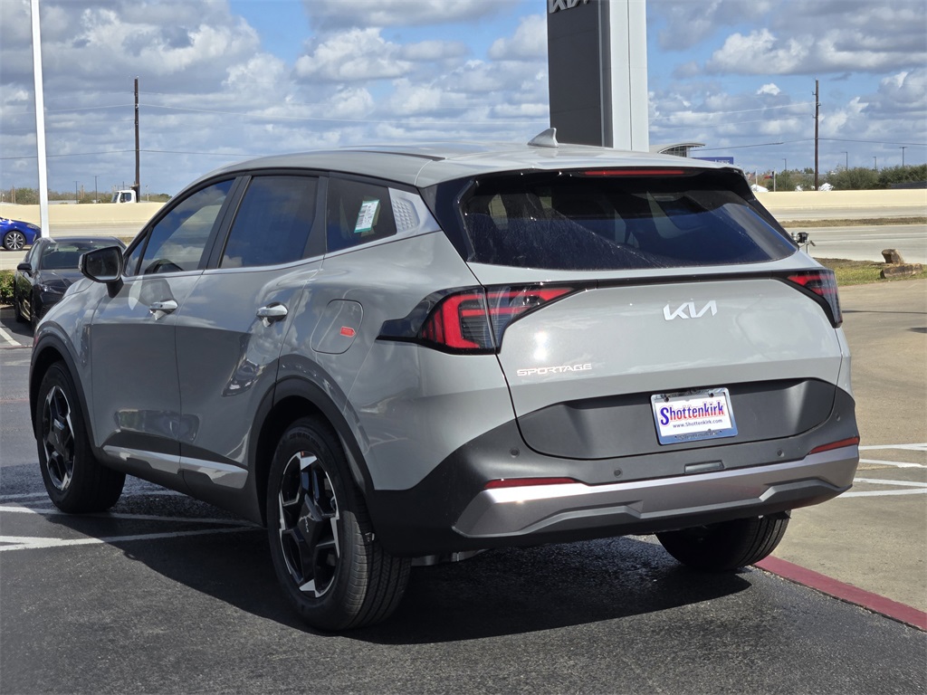2026 Kia Sportage EX photo 3