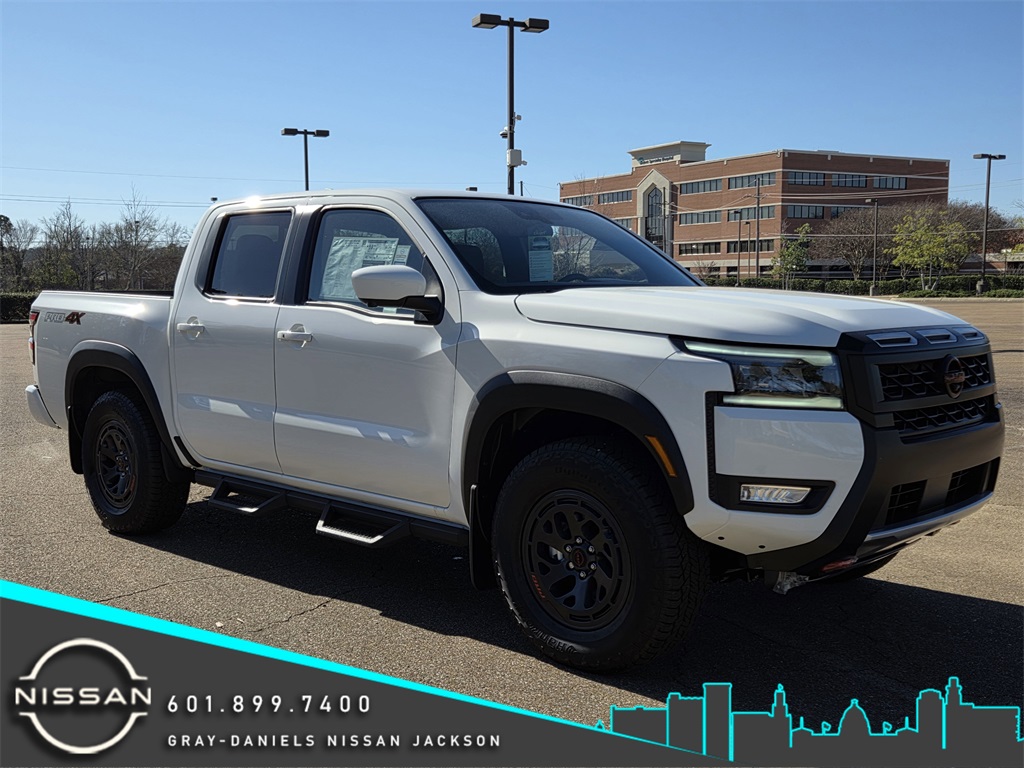 2026 Nissan Frontier PRO-4X's photo