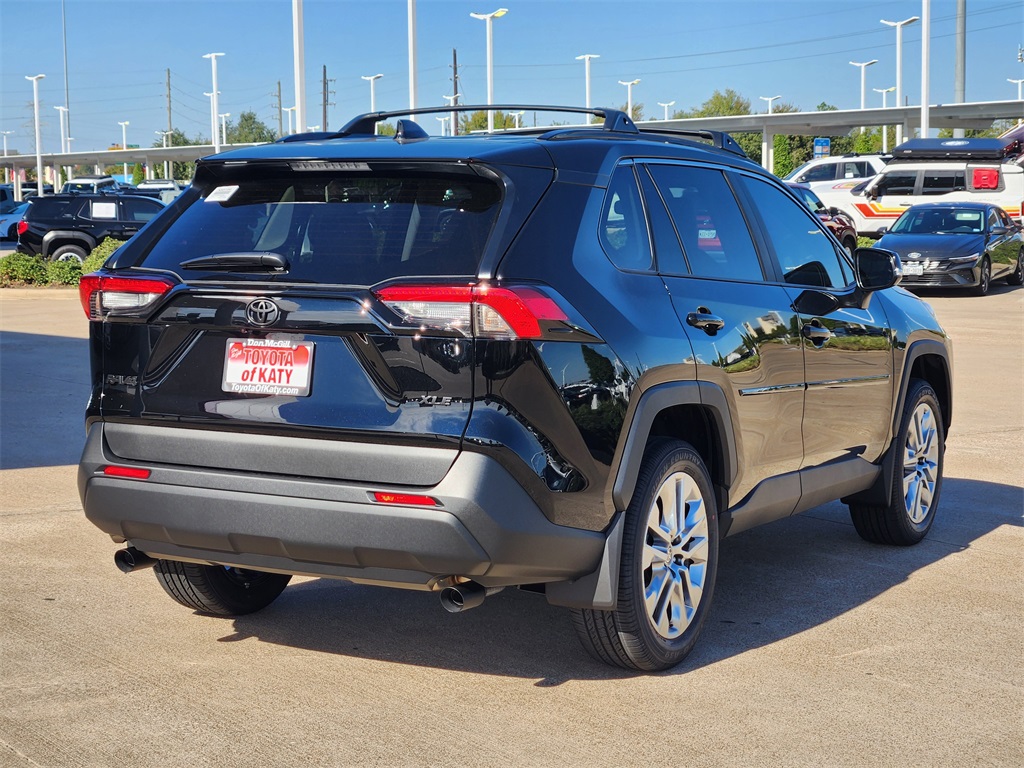 2025 Toyota RAV4 XLE Premium photo 2