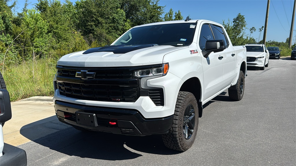 2024 Summit White Chevrolet Silverado 1500 LT Trail Boss 4X4 Truck