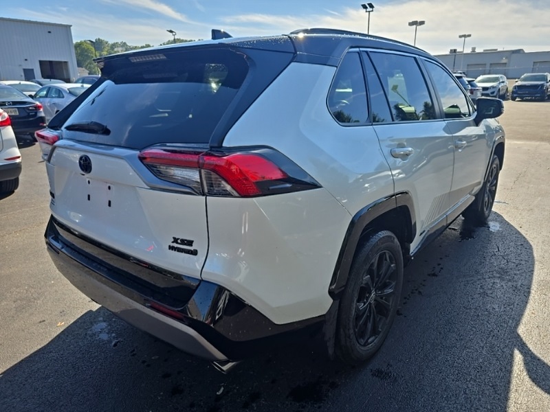 2023 Toyota RAV4 Hybrid XSE photo 4