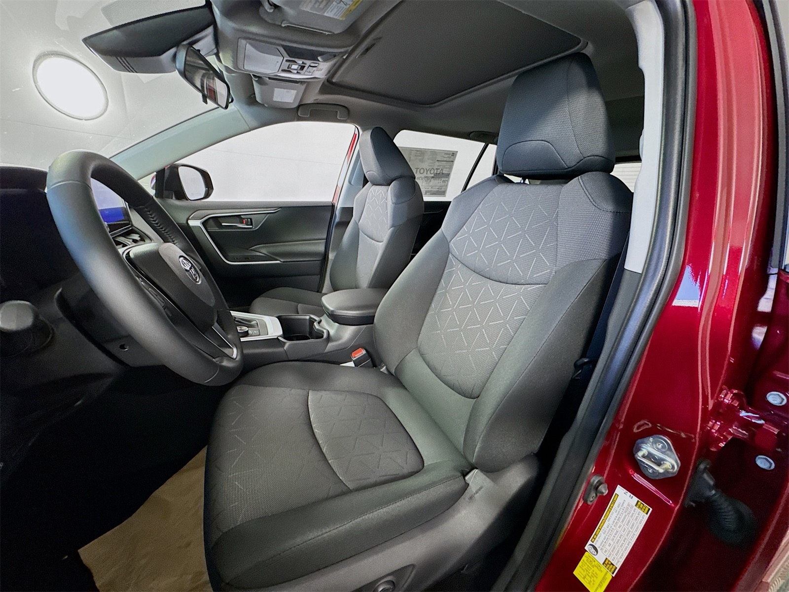 2025 Toyota RAV4 Hybrid XLE photo 9