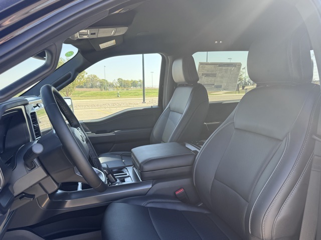 2025 Ford F-150 Lariat photo 4