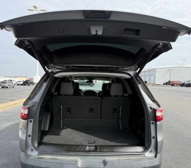 used 2020 Chevrolet Traverse car, priced at $20,339